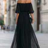Annetta - schwarzes plissiertes Chiffon-Maxikleid, schulterfrei