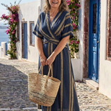 Saphira - gestreiftes Wickel-Midikleid mit V-Ausschnitt und Kurzarm
