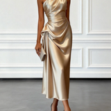 Caille - ärmelloses Satin-Midikleid in Champagner mit Rüschen, einseitig schulterfrei