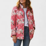 Sieglinde™ | Steppjacke mit Rosen in Beere