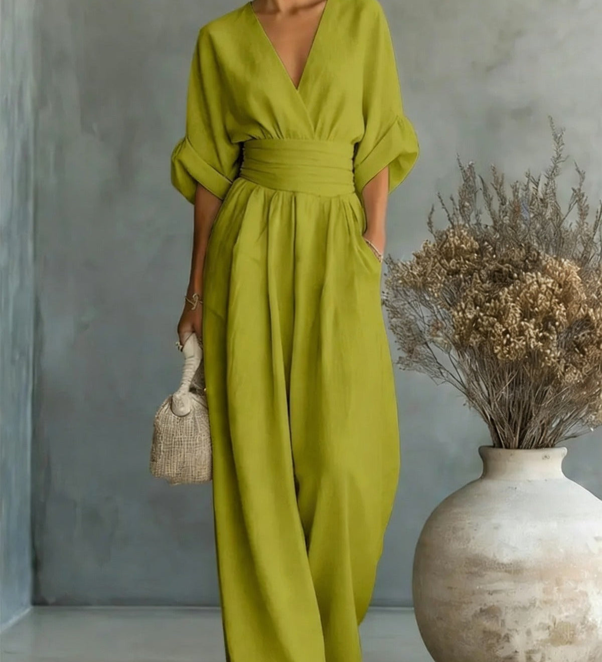 Georgina - eleganter Jumpsuit mit tiefem V-Ausschnitt und weitem Bein